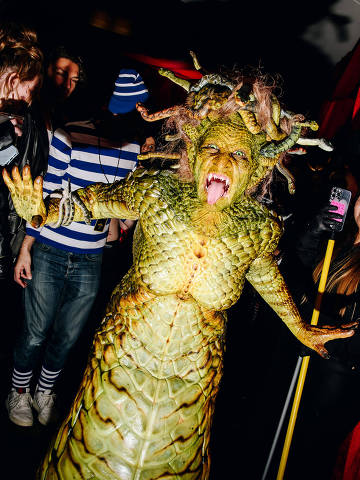 Model and TV personality Heidi Klum, in costume as Medusa for her annual Halloween party, at the Hard Rock Hotel in New York on Friday, Oct. 1, 2025. (Nina Westervelt/The New York Times) ORG XMIT: XNYT0769